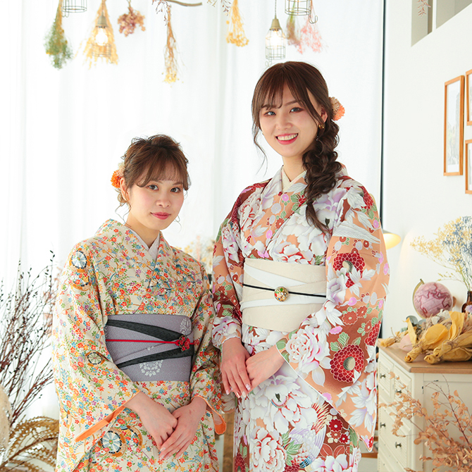 京都のレンタル着物岡本 着物、浴衣の総数30,000着！日本最大の大型 