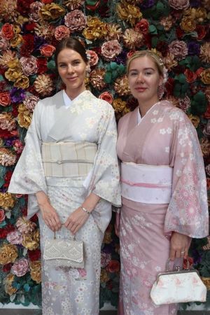 訪問着