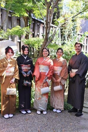 訪問着