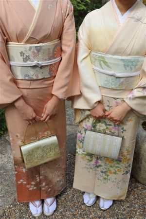 訪問着