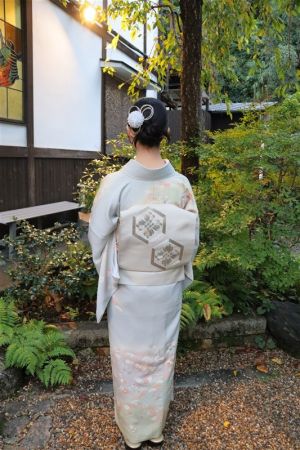 訪問着