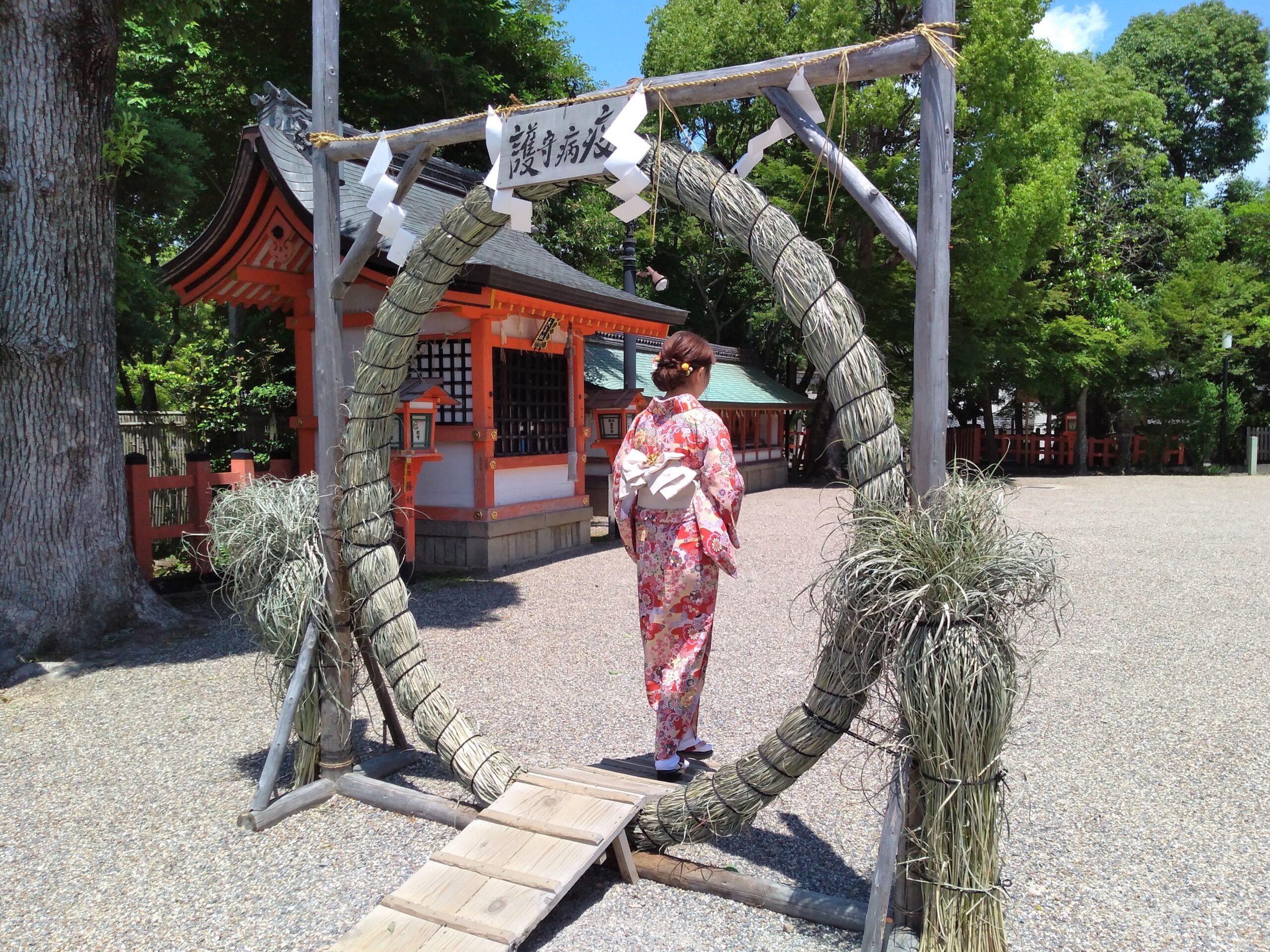 大きな輪をくぐって無病息災！京都ならではの行事「夏越の祓」をご存知ですか？