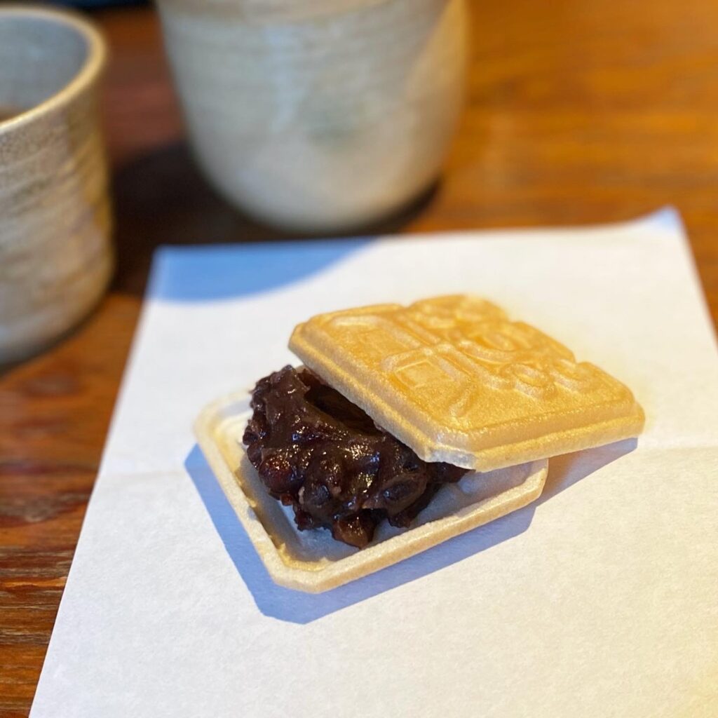 清水寺「阿古屋茶屋」の最中