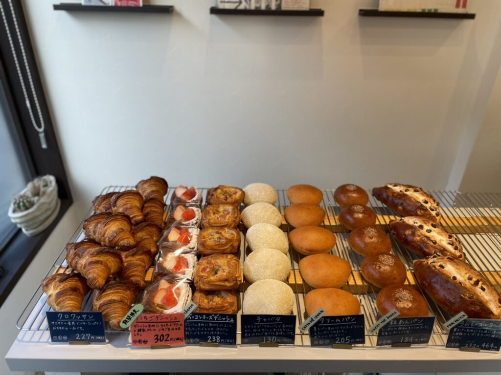 Nitta Bakery(ニッタベーカリー)のパンの陳列