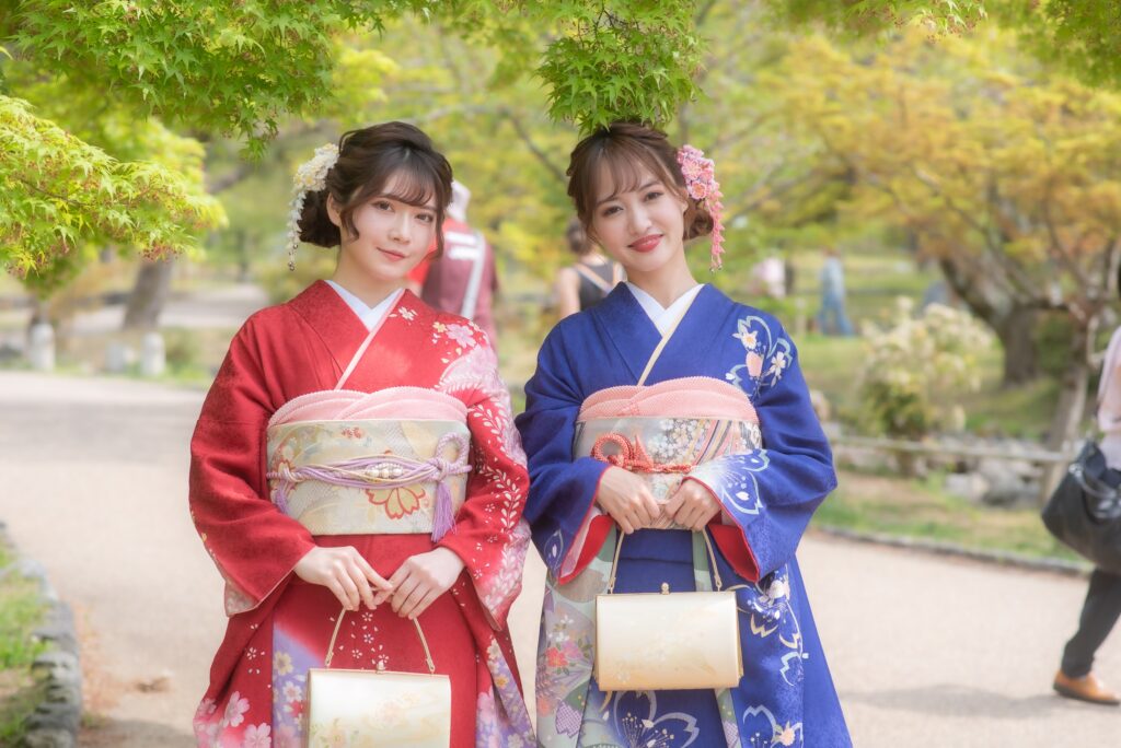 華やかな振袖姿の女性