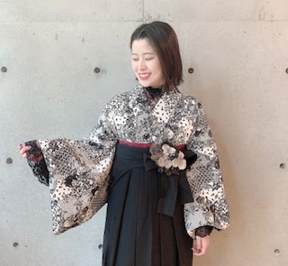 다이쇼 로망 스타일이라면 하카마를 추천. 코디 포인트와 인스타그램 감성 스팟 소개