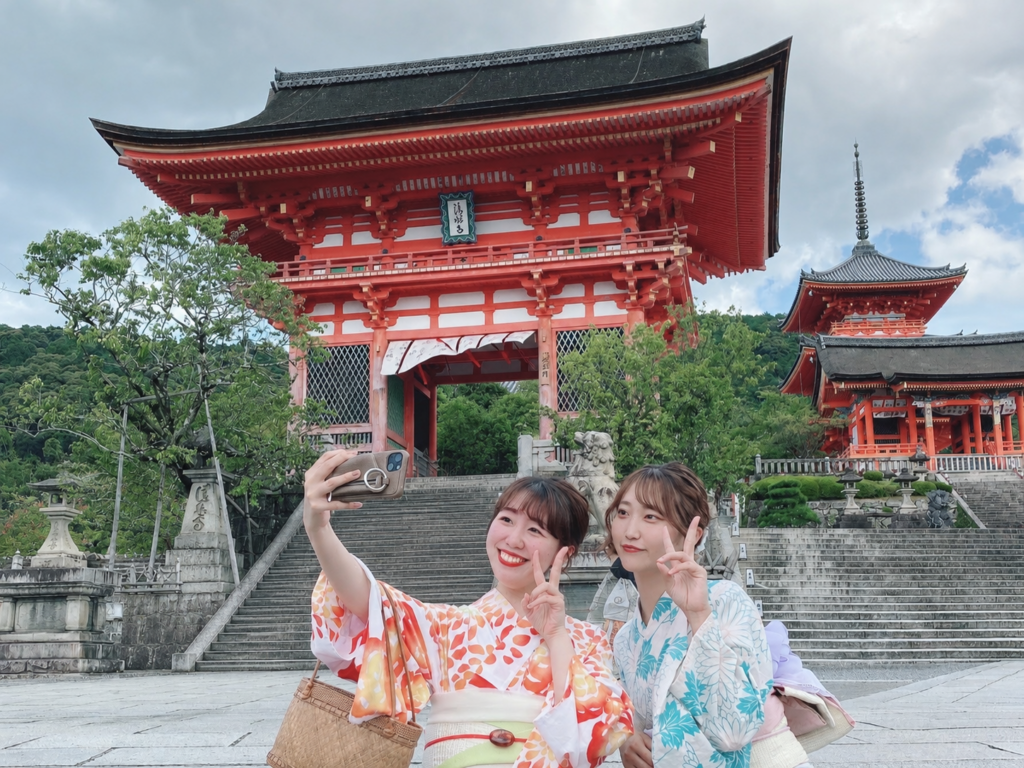 清水寺で写真撮影
